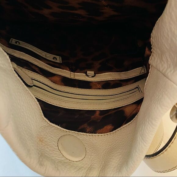 B MAKOWSKY | cream & white leather handbag - Picture 8 of 12